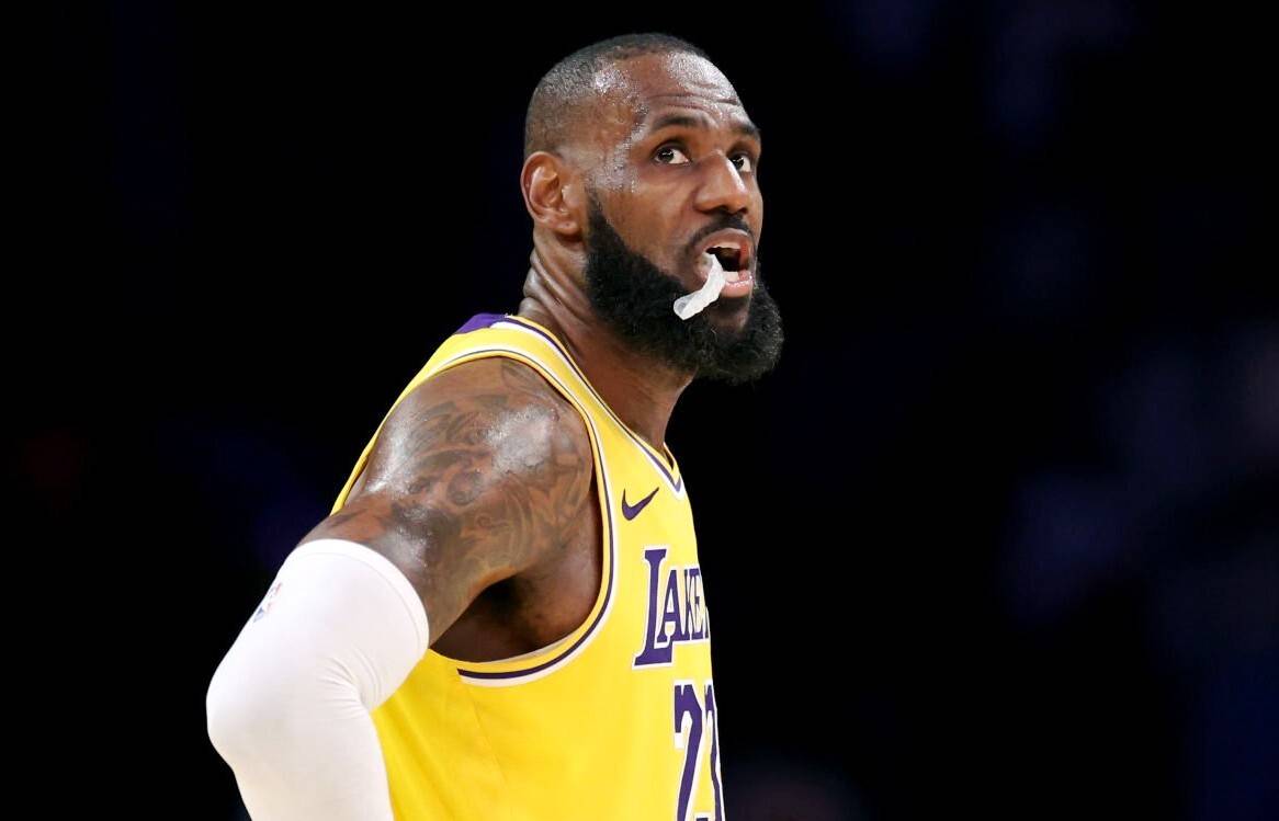 IM体育-猛龙主帅称赞詹姆斯表现出色，自曝将选拉德而不选浓眉