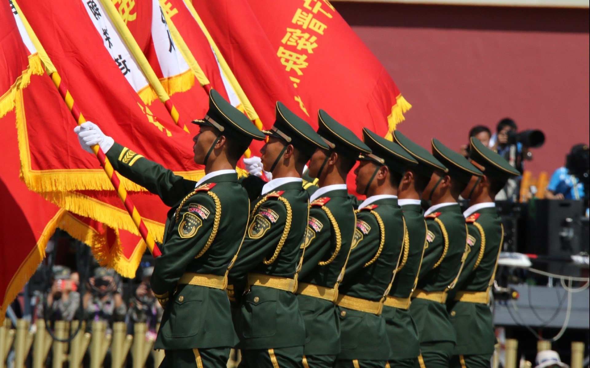 法比尼奥一锤定音,荷兰横扫爱尔兰锁定关键胜利