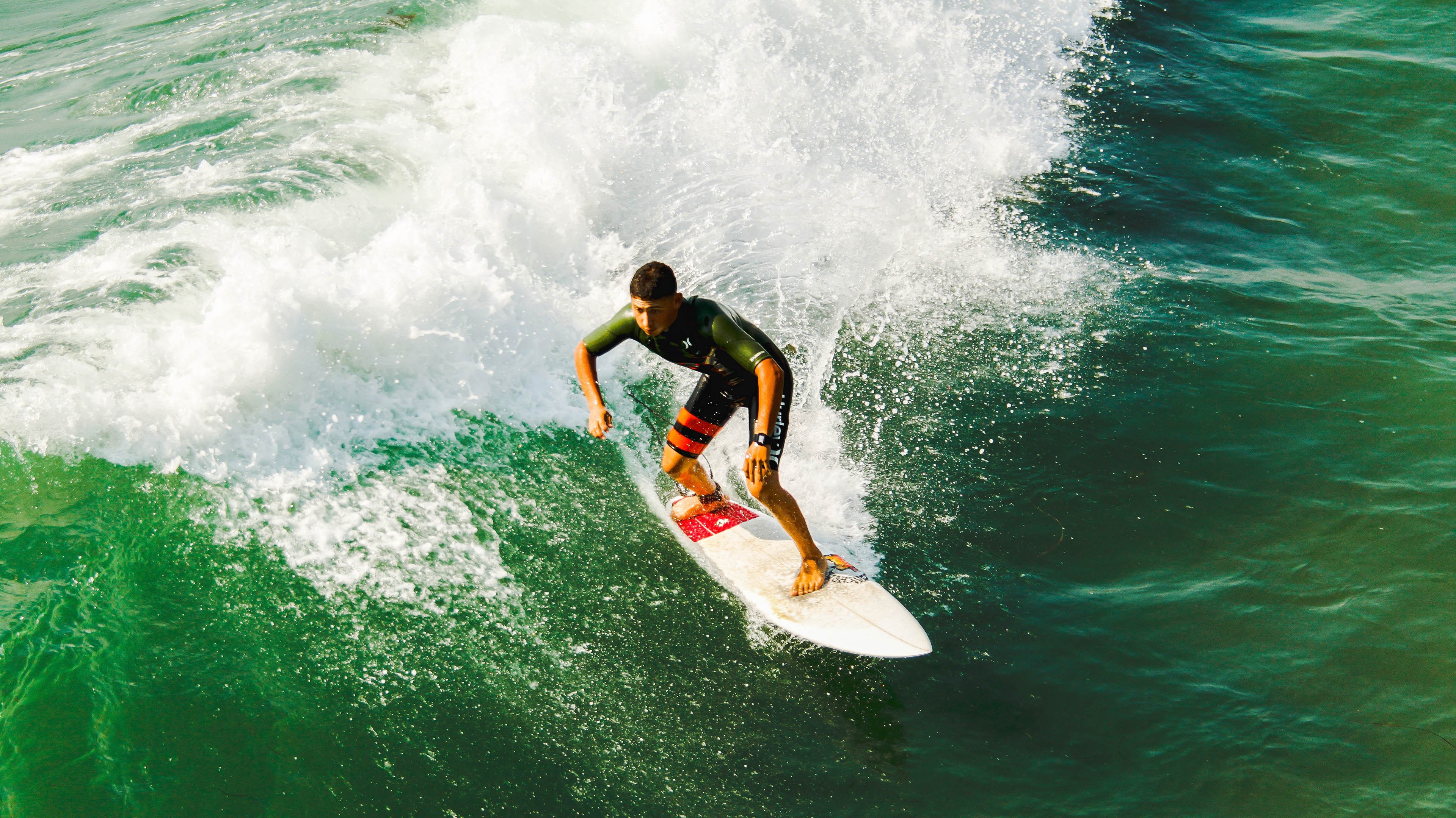 IM体育数据分析平台-绿茵之外，当欧冠淘汰赛焦点战遇上吉林队淘汰北京队—体育精神的南北交响