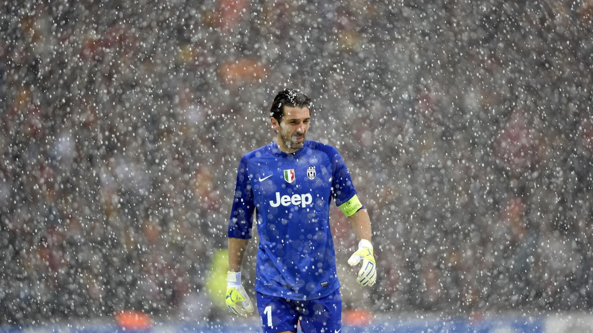 赛道上的救赎,劳塔罗的F1街道赛之夜